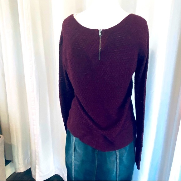 American Eagle Outfitters - Sz medium crewneck sweater. - Picture 4 of 7